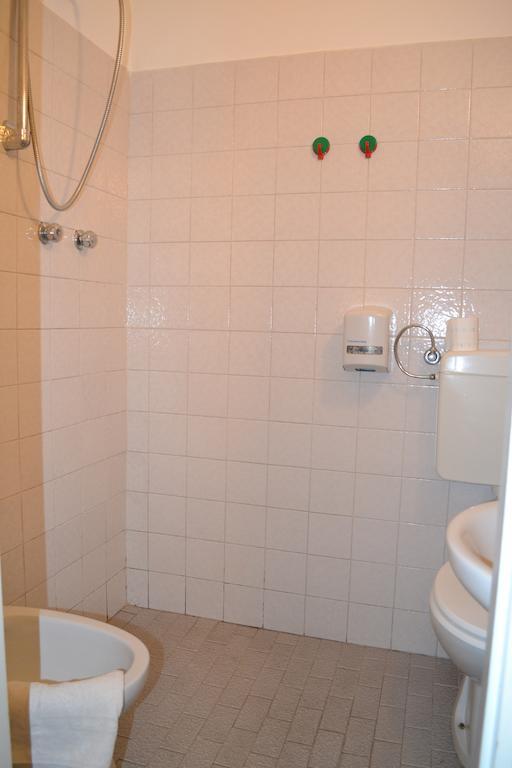 Hotel Villa Maria Rímini Habitación foto